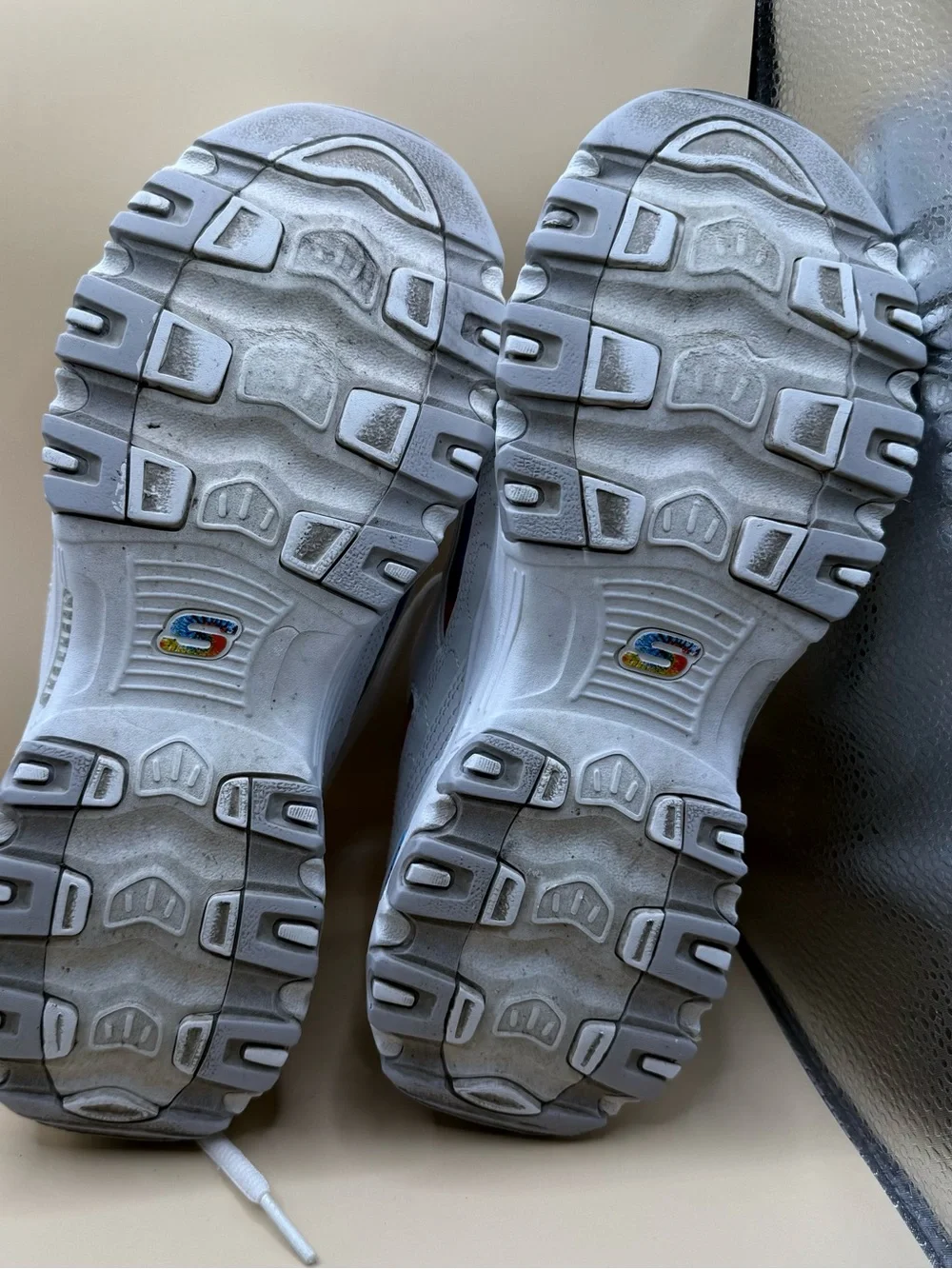 Skechers D'Lites Tie Dye WMLT White Rainbow Sneakers Size 7 - NO INSOLES
